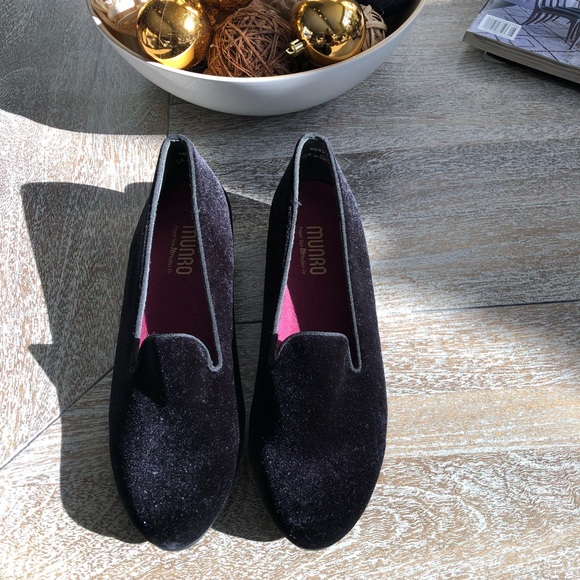 Munro Cerise Smoking Slipper In Black - Picture 1 of 7